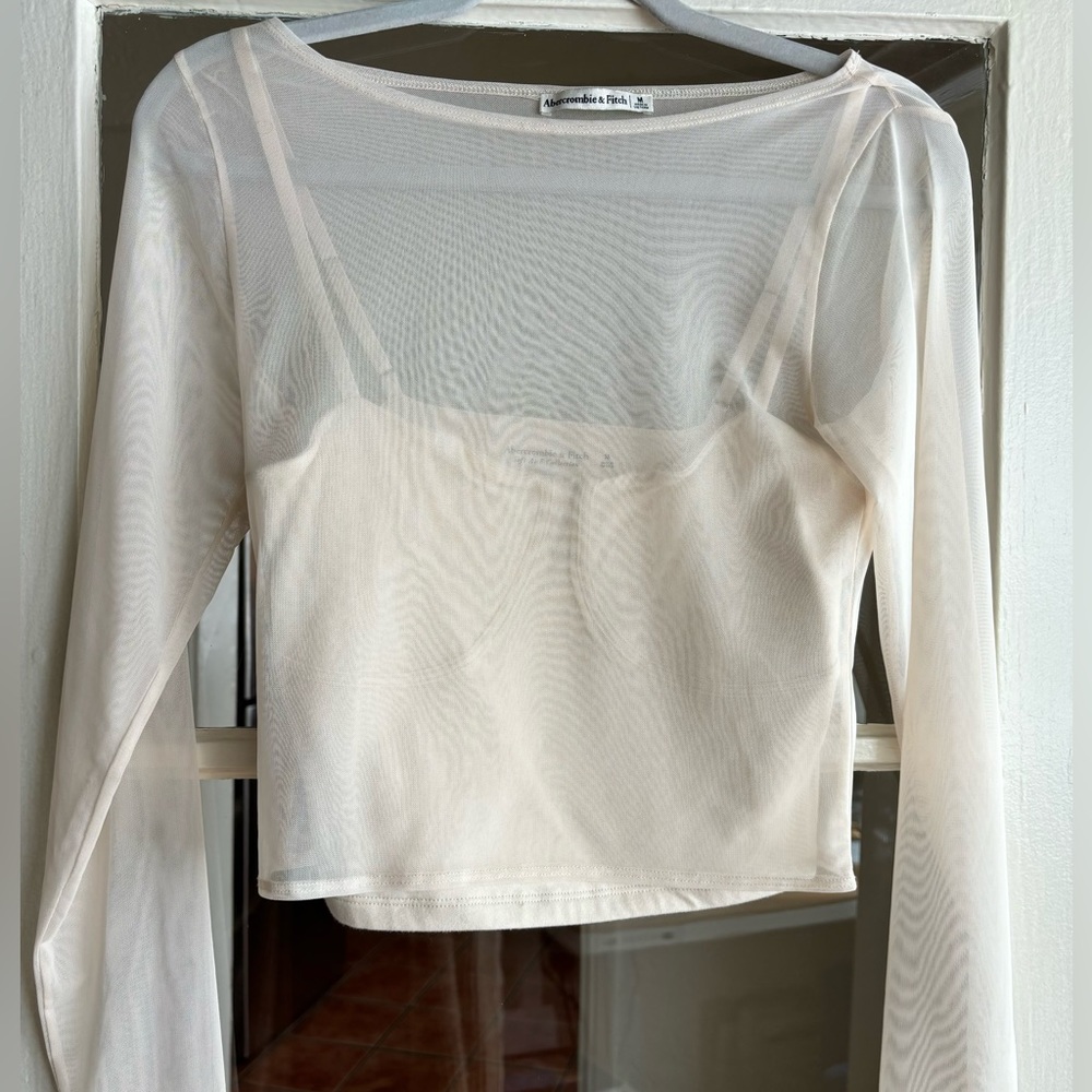 Abercrombie & Fitch white long sleeve mesh top with tank underneath. Size M.